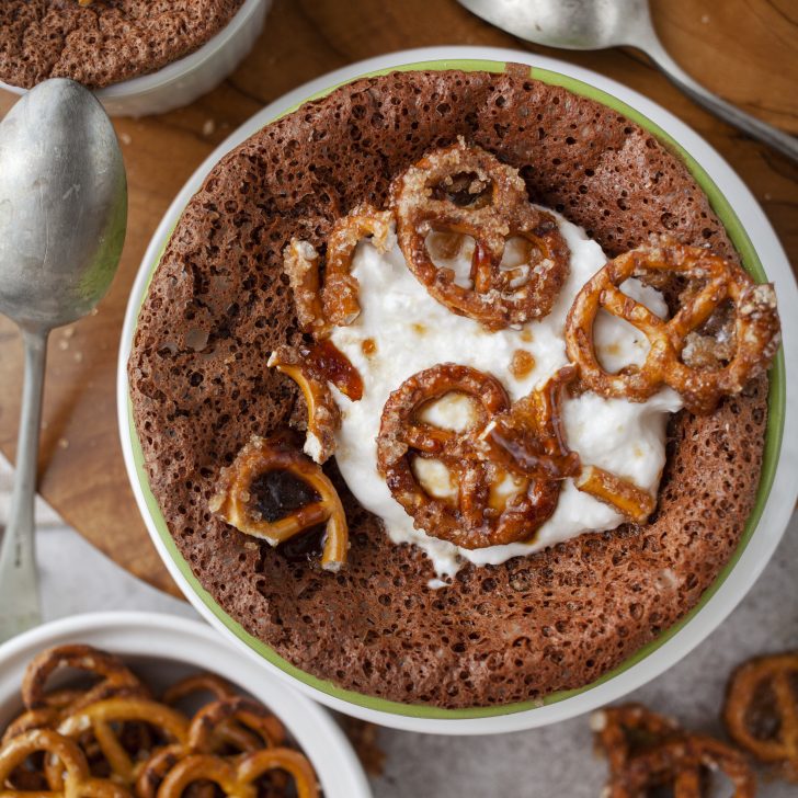 Nutella pudding with salty pretzels
